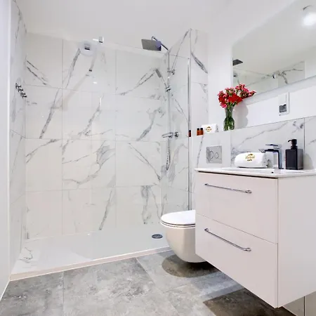 Art Baltic Z Basenem - By Royal Aparts アパート ミエルノ